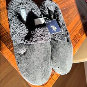 U. S. Polo Association Black Men’s Slippers Size M 9-10